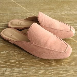 NWOT Blush Mules